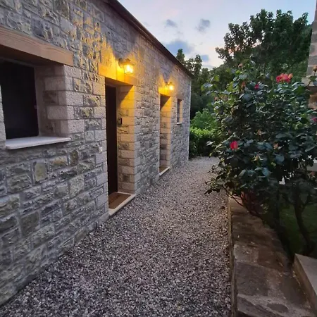 Stone Loft Apartman Karpeníszi